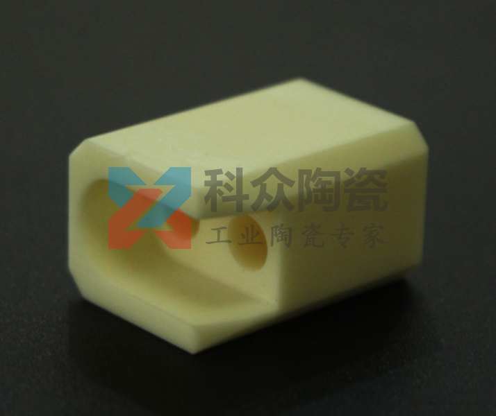 氧化鋁陶瓷有那三個顯著的優(yōu)點？